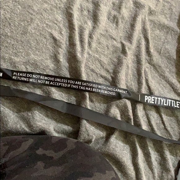 0040 NWT Pretty little things crop long sleeve top - Picture 8 of 8